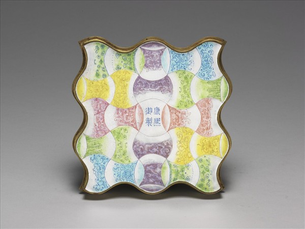 銅胎畫琺瑯黃地花卉波浪形方盤