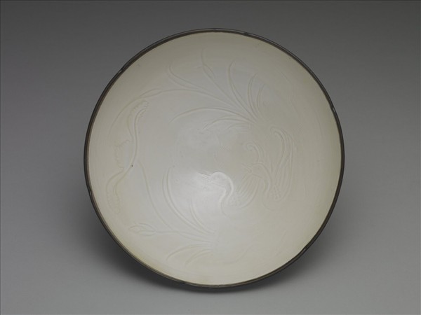 定窯 劃花雙鳧葵花式碗