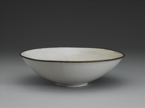 定窯 印花四季花卉花口碗