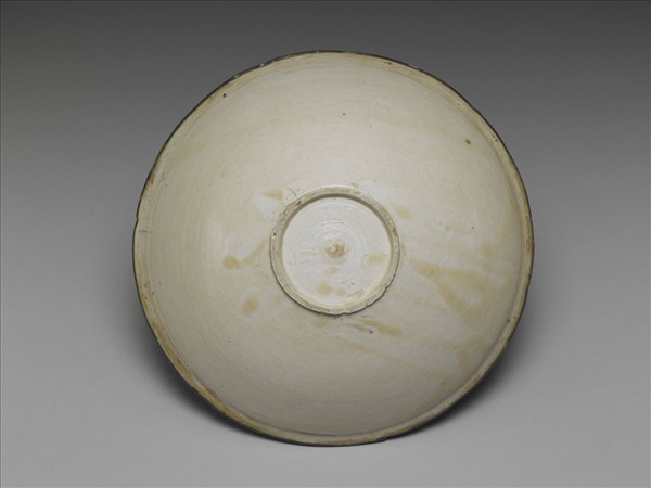 定窯 劃花蓮花葵瓣口碗