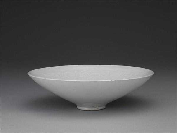定窯 白釉印花菊花碗