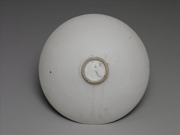 定窯 白釉印花菊花碗