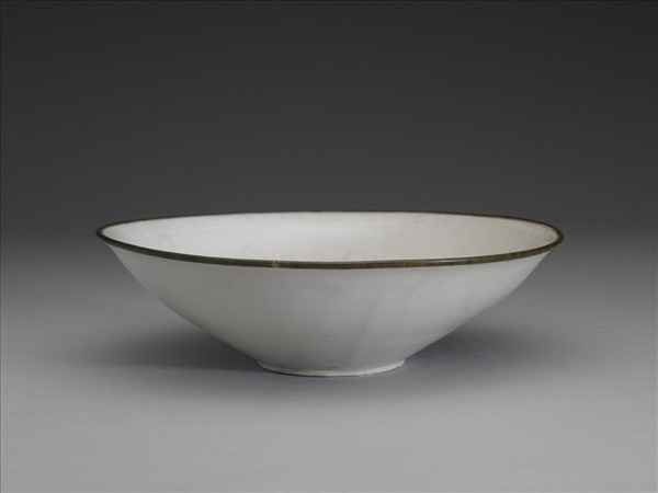 定窯 劃花蓮花碗