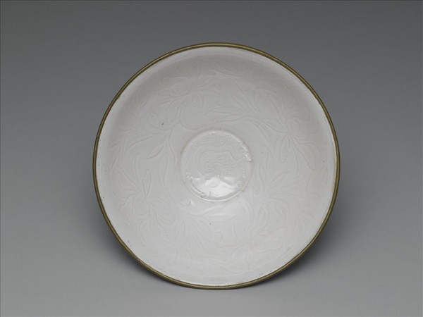 定窯 劃花牡丹碗