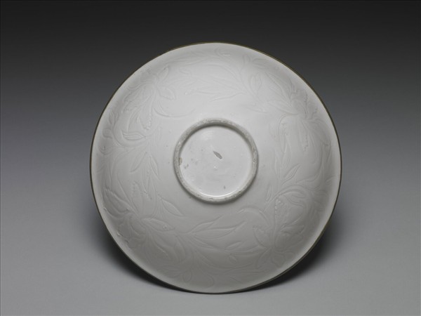 定窯 劃花牡丹碗