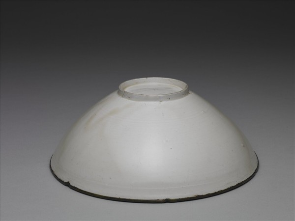 定窯 劃花蓮花葵瓣口碗