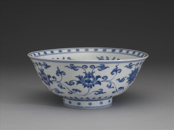 青花花卉碗