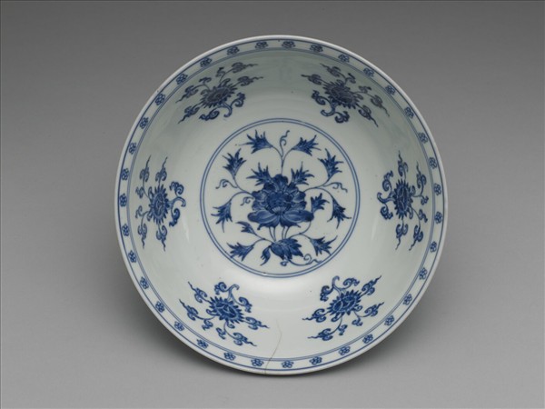 青花花卉碗