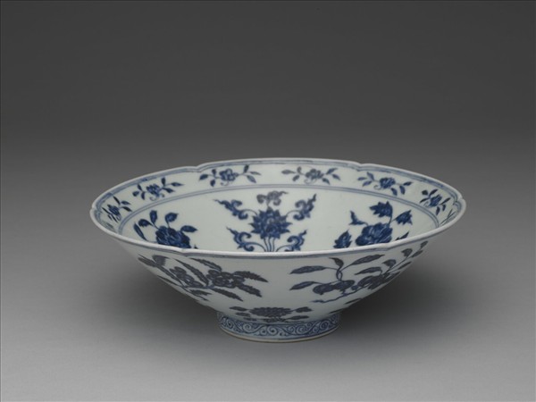 青花花果葵瓣口碗