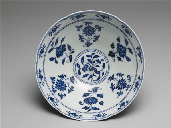 青花花果葵瓣口碗