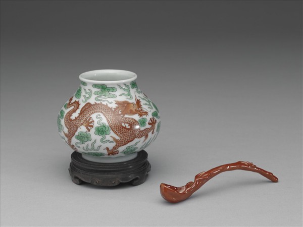 綠彩紅龍水盛及水匙