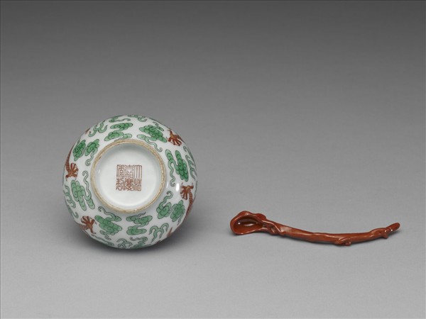 綠彩紅龍水盛及水匙
