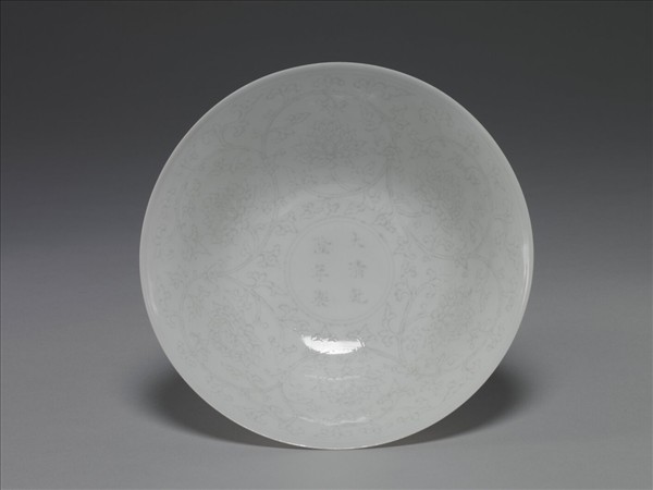 甜白半脫胎番蓮高足碗