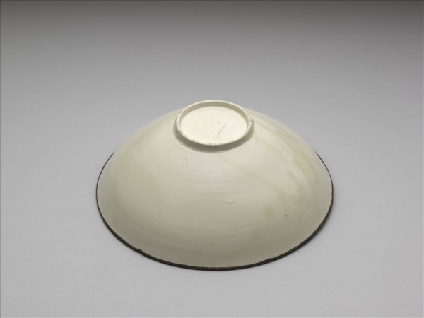 定窯 劃花蓮花葵瓣口碗