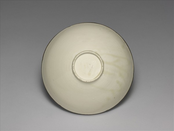 定窯 劃花蓮花葵瓣口碗