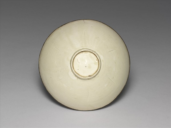 定窯 劃花蓮花葵瓣口碗