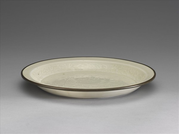 定窯 印花孔雀牡丹盤