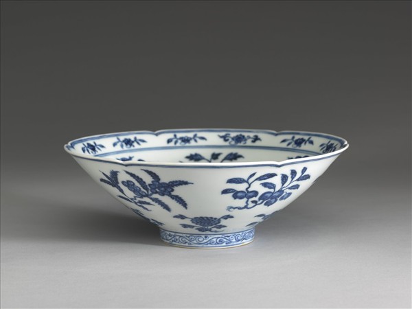 青花花果葵瓣口碗