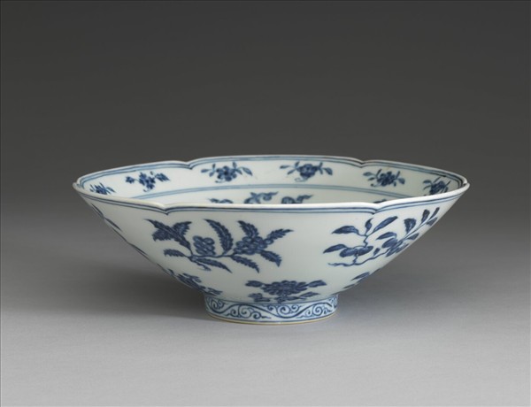 青花花果葵瓣口碗