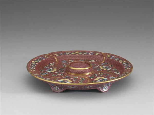 琺瑯彩紅錦地花卉紋托盤