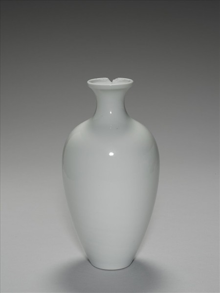 白釉瓶