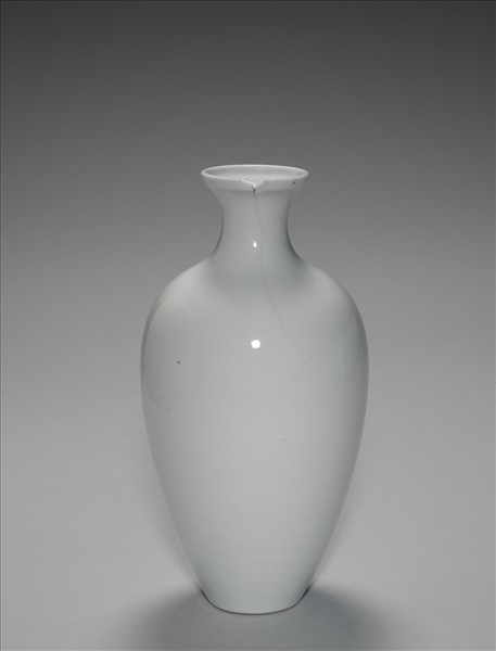 白釉瓶