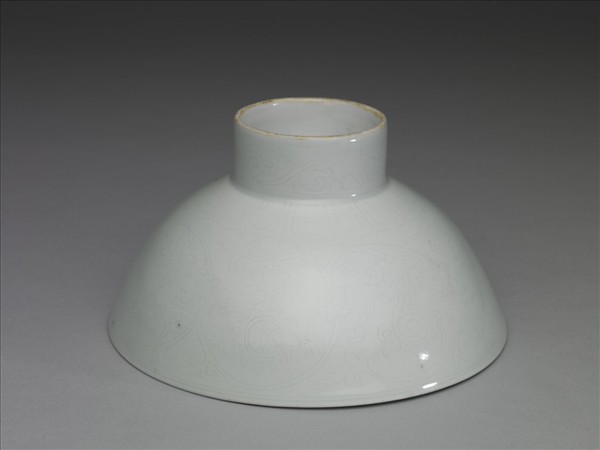 暗花八寶高足碗