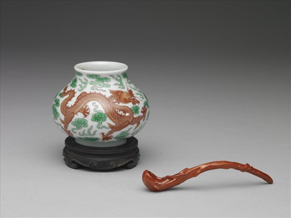 綠彩紅龍水盛及水匙