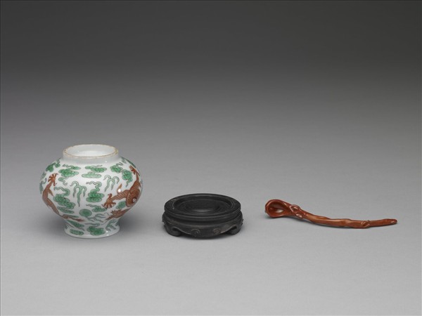 綠彩紅龍水盛及水匙