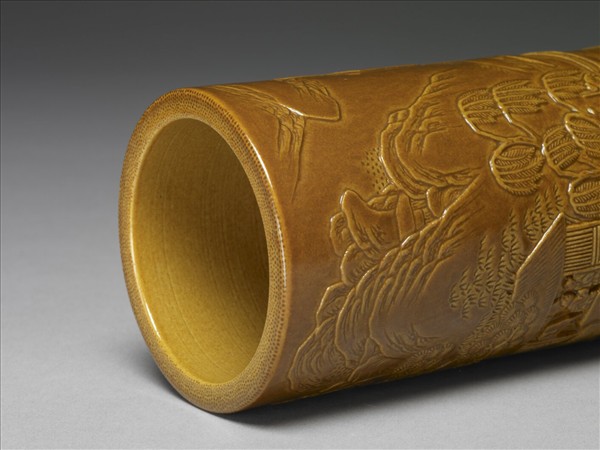 紫金釉雕刻山水筆筒