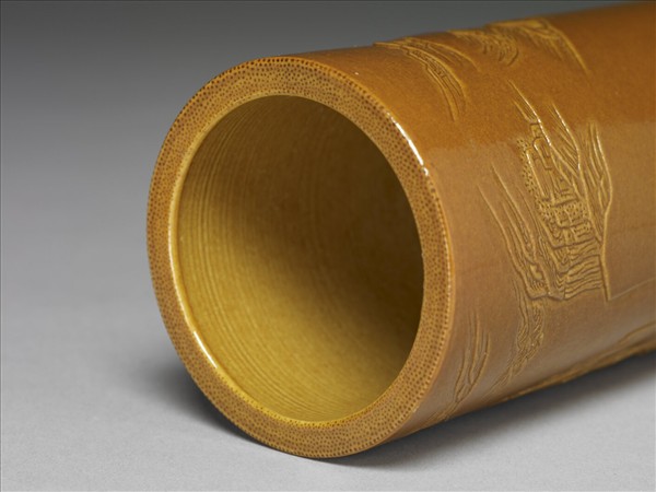 紫金釉雕刻山水筆筒