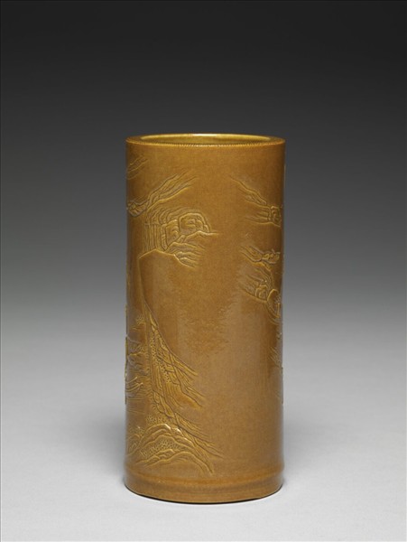 紫金釉雕刻山水筆筒