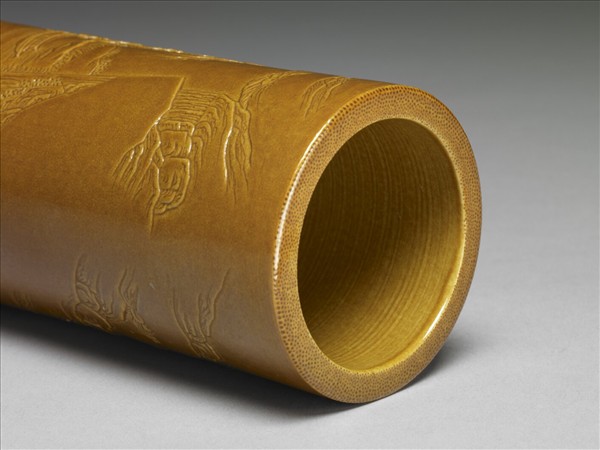 紫金釉雕刻山水筆筒