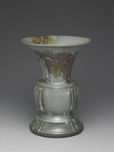 鈞窯 月白釉出戟尊