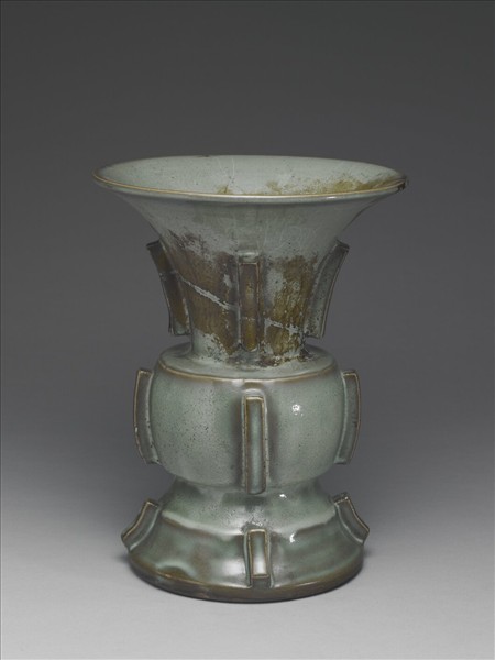 鈞窯 月白釉出戟尊