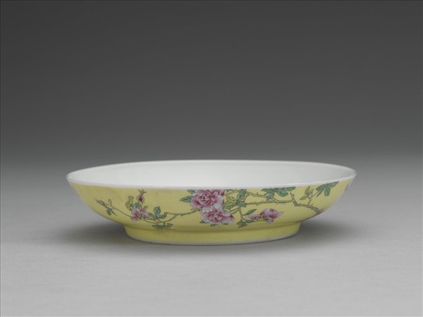 琺瑯彩黃地月季圖碟