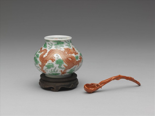 綠彩紅龍水盛及水匙