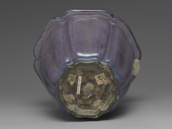 鈞窯 葡萄紫葵花式花盆