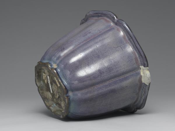 鈞窯 葡萄紫葵花式花盆