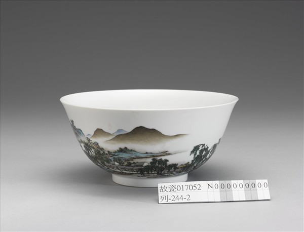 琺瑯彩瓷虎丘山水碗