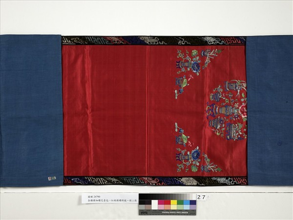 瓶花紅緞精繡椅披