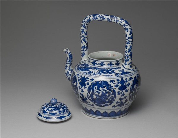 青花雲龍紋提梁壺