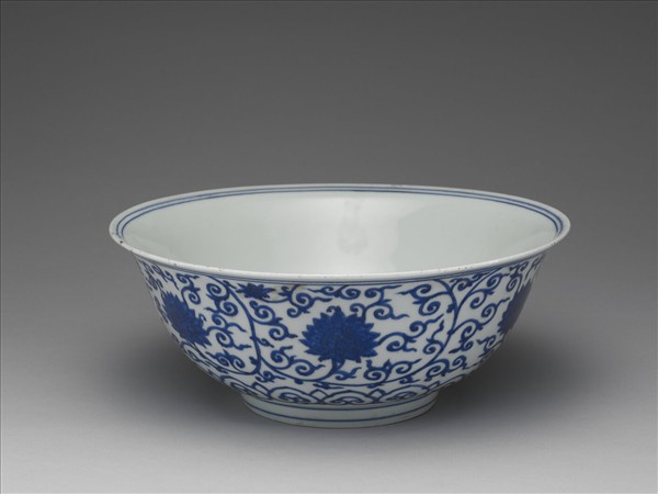 青花番蓮紋碗