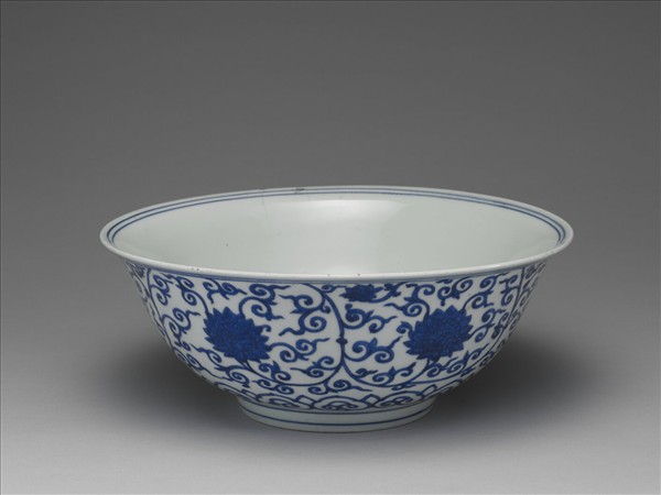 青花番蓮紋碗