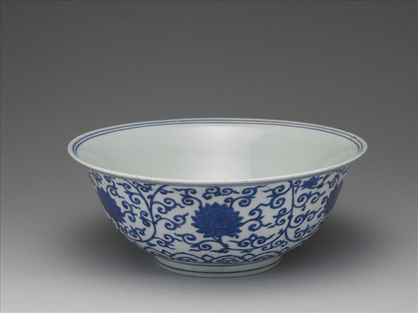 青花番蓮紋碗