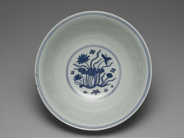 青花番蓮紋碗