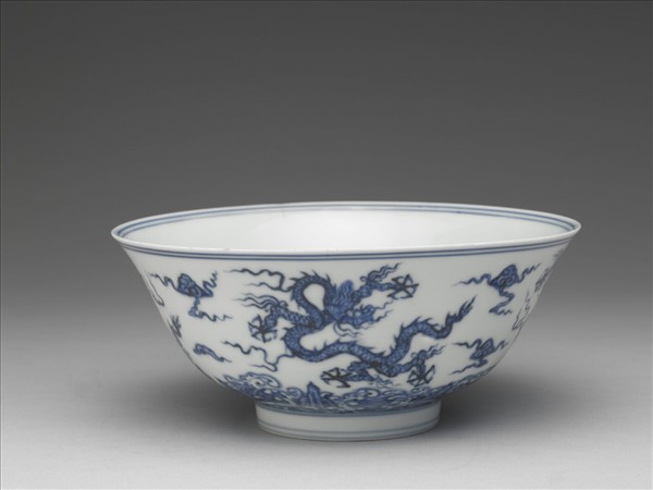 青花五龍紋碗