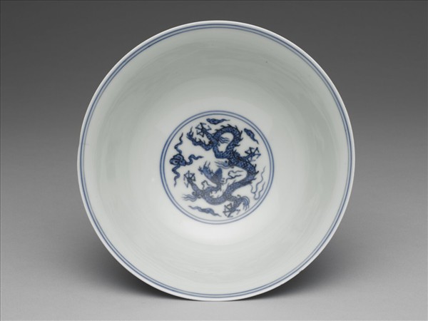 青花五龍紋碗