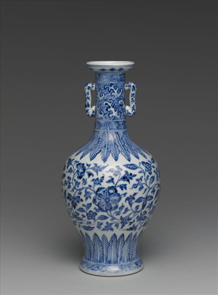 青花花卉紋雙耳瓶