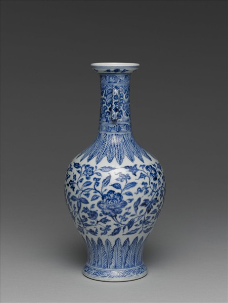 青花花卉紋雙耳瓶